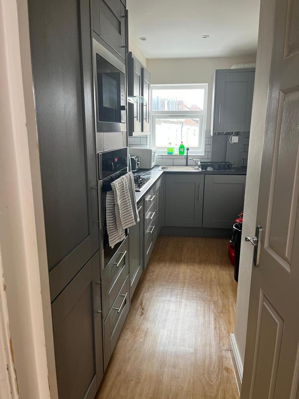 Apartamento Short Term Lets From £15 Per Person Per Night Bristol Exterior foto